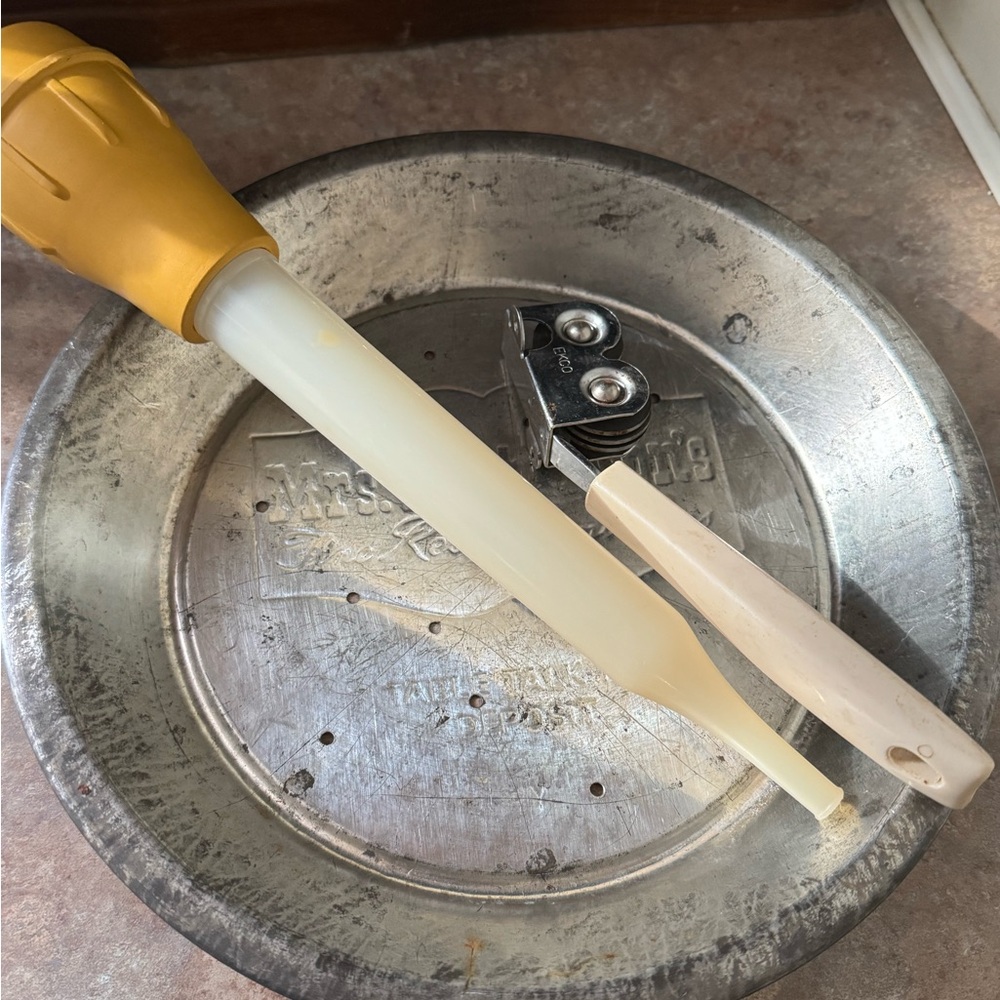 Lot of vintage kitchen items: knife sharpener, Foley turkey baster, Mrs. Robinso
